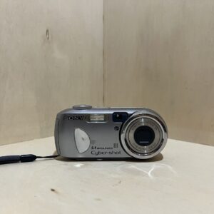 Sony Cyber‑shot DSC‑P93 – Argent