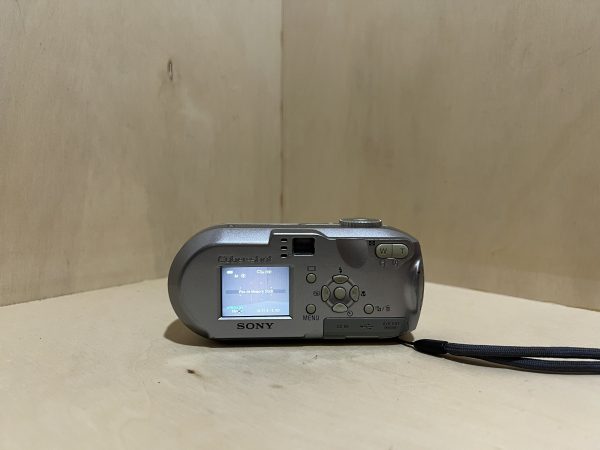 Sony Cyber‑shot DSC‑P93 – Argent