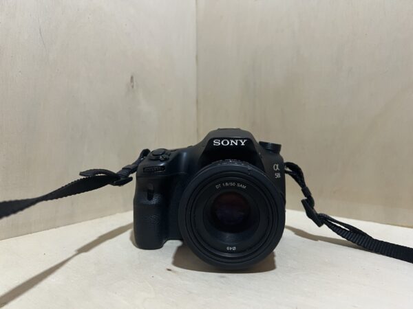 img_6468-2 Sony Alpha 58 (SLT-A58) + Objectif 50mm f/1.8 SAM - Noir