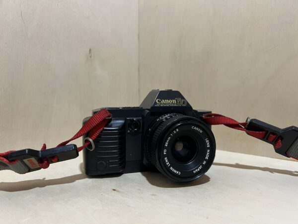 Canon T70 + Objectif FD 28mm f/2.8 – Noir