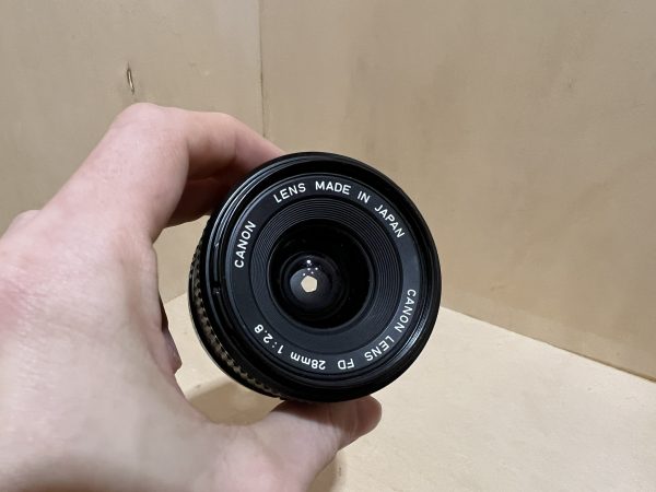 Canon T70 + Objectif FD 28mm f/2.8 – Noir