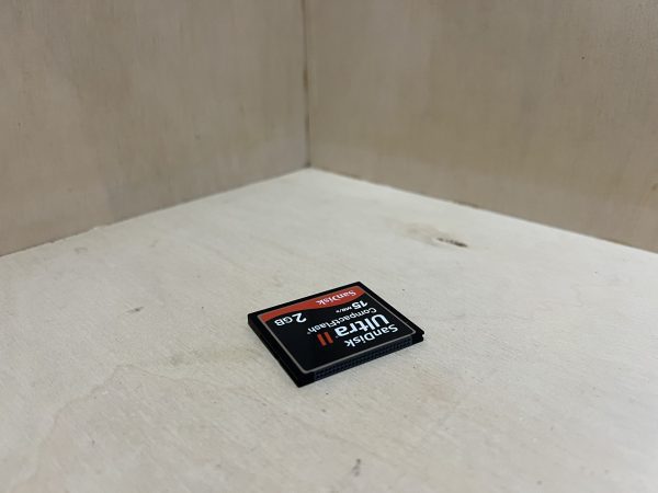 Carte Mémoire CompactFlash SanDisk Ultra II – 2 Go (15 MB/s)