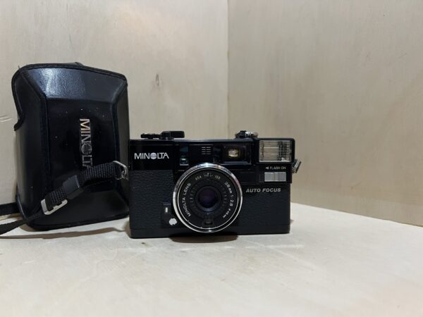 Minolta Hi-Matic AF2 – Noir
