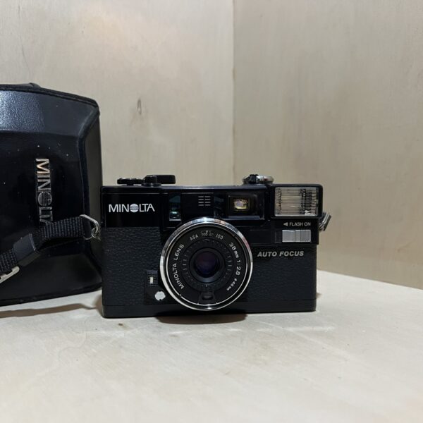 Minolta Hi-Matic AF2 – Noir