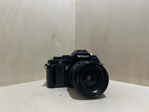 Nikon F3 + Objectif AF Nikkor 24-50mm – Noir