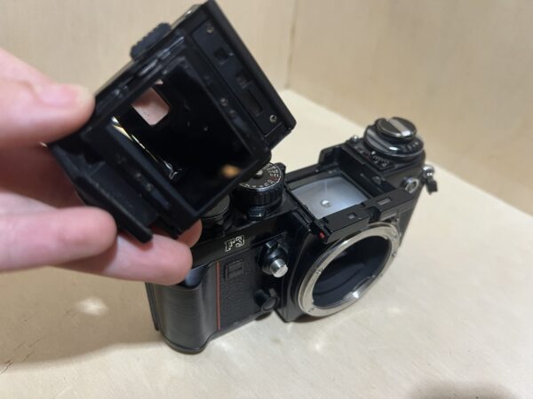 Nikon F3 + Objectif AF Nikkor 24-50mm – Noir