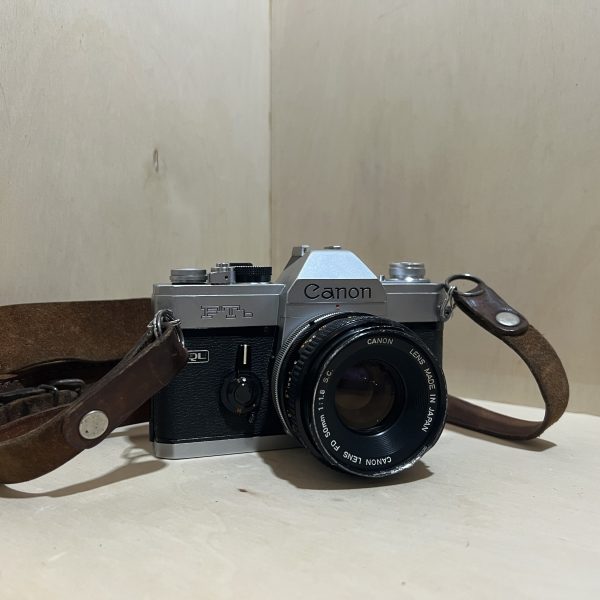 Canon FTb QL + Objectif FD 50mm f/1.8 S.C. – Argent