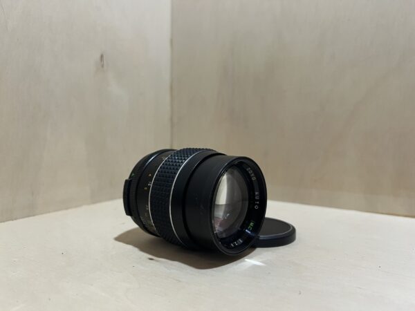 img_6904-2 Objectif Goyo Auto MC 135mm f/2.8 (Monture M42) – Noir