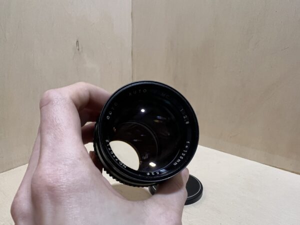 img_6905-2 Objectif Goyo Auto MC 135mm f/2.8 (Monture M42) – Noir