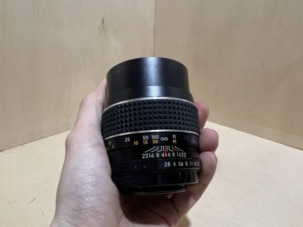 img_6907-2 Objectif Goyo Auto MC 135mm f/2.8 (Monture M42) – Noir