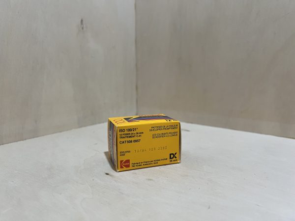 Pellicule Périmée Kodak Gold II 100 ISO (12 Poses - En Boîte)