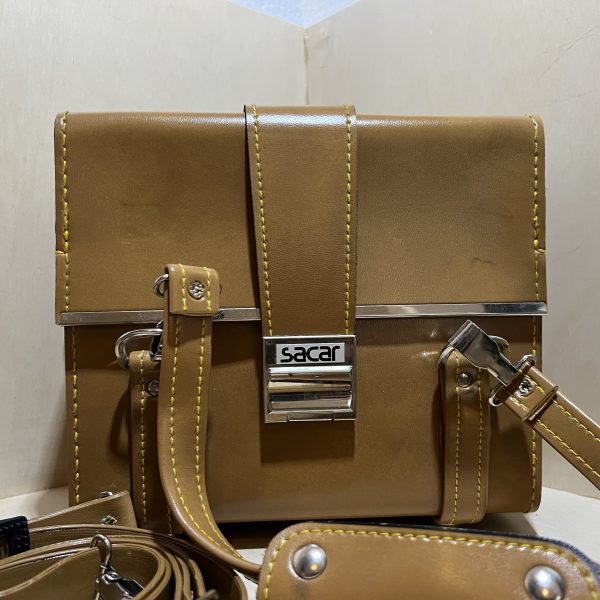 Sacoche Photo Vintage "Sacar" en Cuir Véritable – Intérieur Velours Rouge & Sangle Assortie