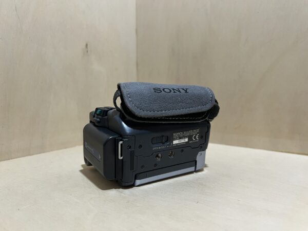 Sony Handycam DCR-TRV12E - Caméscope Numérique Mini DV avec Boîte
