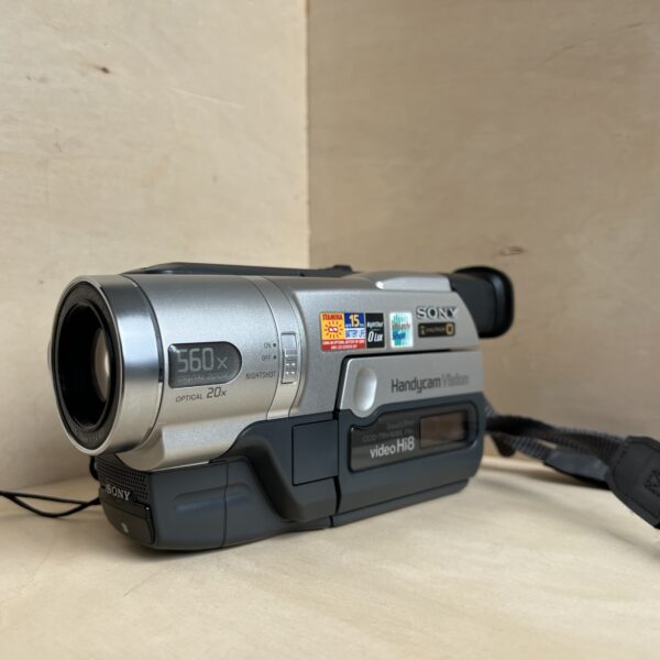 Caméscope Vintage Sony Handycam CCD-TRV408E (Hi8)
