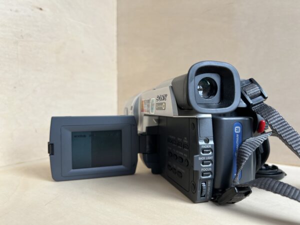 Caméscope Vintage Sony Handycam CCD-TRV408E (Hi8)