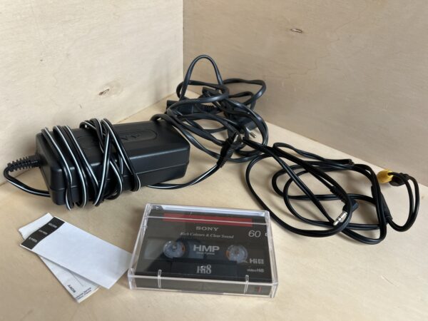 Caméscope Vintage Sony Handycam CCD-TRV408E (Hi8)