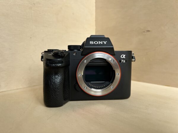 Kit Plein Format Sony A7 III & Objectif 28-70mm
