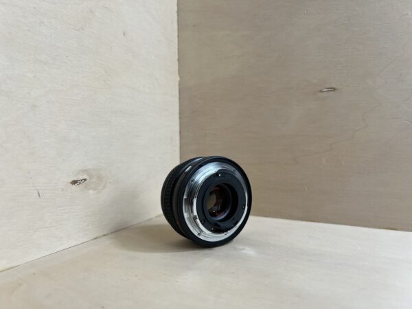 Objectif Vintage Konica Hexanon AR 40mm f/1.8 – Format "Pancake"