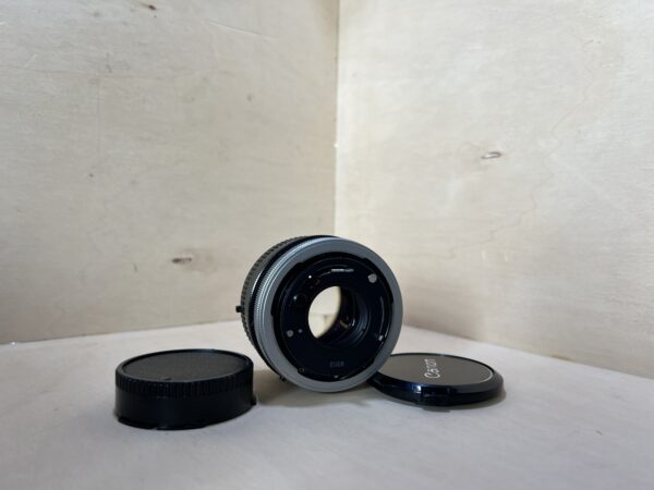 img_8341-3 Objectif Vintage Canon FD 50mm f/1.8 S.C. – Bague Argentée