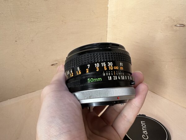 img_8344-3 Objectif Vintage Canon FD 50mm f/1.8 S.C. – Bague Argentée