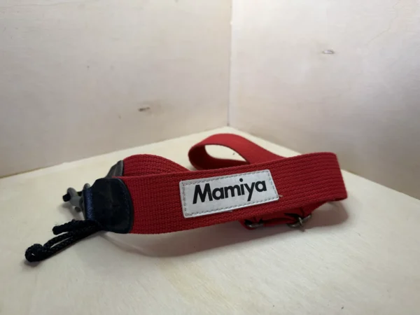 Courroie de Cou Officielle Mamiya – Rouge d'occasion, testé et vérifié — photo 1 sur 3