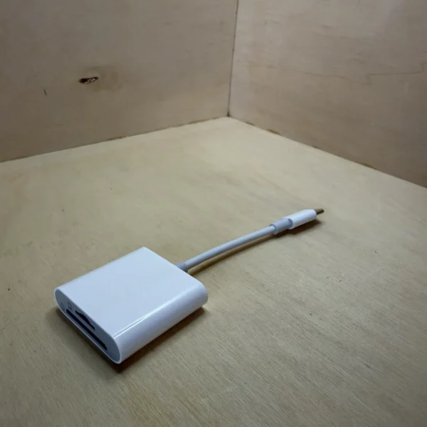 Lecteur de Carte SD / microSD – Connecteur USB-C d'occasion, testé et vérifié — photo 1 sur 4