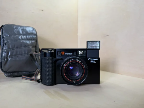 appareil-photo-argentique-canon-af35ml-40mm-f19-occasion-teste-1 Appareil Argentique Compact Canon AF35ML – Objectif 40mm f/1.9 d'occasion, testé et vérifié — photo 1 sur 6