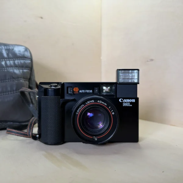 appareil-photo-argentique-canon-af35ml-40mm-f19-occasion-teste-1 Appareil Argentique Compact Canon AF35ML – Objectif 40mm f/1.9 d'occasion, testé et vérifié — photo 1 sur 6