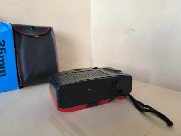 appareil-photo-argentique-kinusa-35mm-rouge-occasion-teste-4 Appareil Argentique Compact Kinusa 35mm – Rouge d'occasion, testé et vérifié — photo 4 sur 5