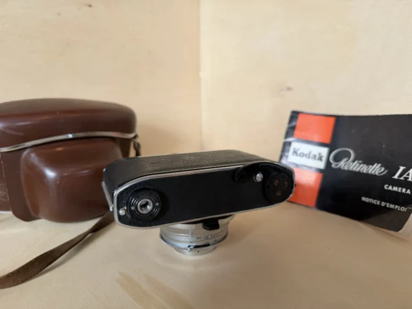 Appareil Argentique Kodak Retinette IA – Avec Étui Cuir & Notice d'Origine d'occasion, testé et vérifié — photo 4 sur 5