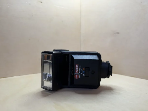 flash-photo-argentique-tokura-3022-occasion-teste-1 Flash Cobra Tokura Multi-Dedicated 3022 d'occasion, testé et vérifié — photo 1 sur 5