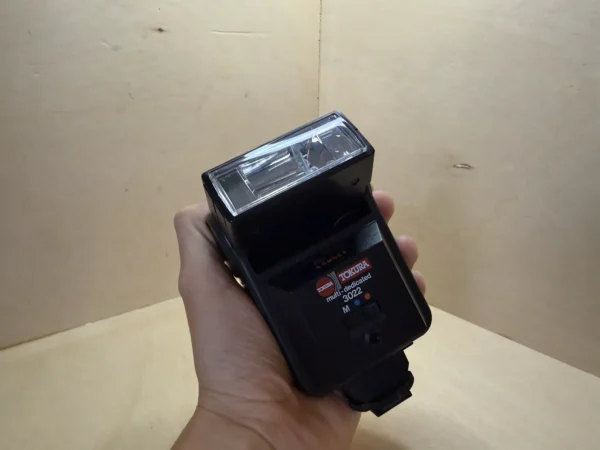 flash-photo-argentique-tokura-3022-occasion-teste-3 Flash Cobra Tokura Multi-Dedicated 3022 d'occasion, testé et vérifié — photo 3 sur 5