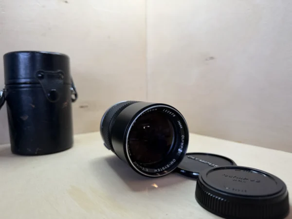 Téléobjectif Vintage Olympus OM-System E.Zuiko Auto-T 135mm f/3.5 d'occasion, testé et vérifié — photo 1 sur 5