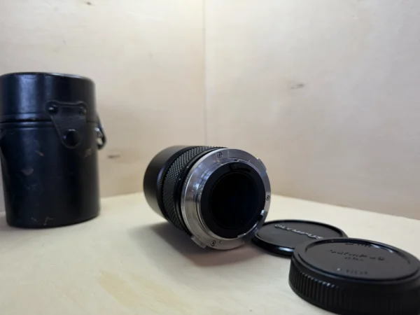 Téléobjectif Vintage Olympus OM-System E.Zuiko Auto-T 135mm f/3.5 d'occasion, testé et vérifié — photo 2 sur 5
