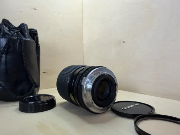 objectif-photo-argentique-olympus-zuiko-35-105mm-occasion-teste-2 Objectif Vintage Olympus OM-System Zuiko Auto-Zoom 35-105mm f/3.5-4.5 d'occasion, testé et vérifié — photo 2 sur 6