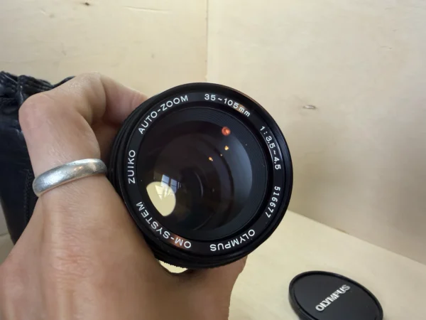 objectif-photo-argentique-olympus-zuiko-35-105mm-occasion-teste-4 Objectif Vintage Olympus OM-System Zuiko Auto-Zoom 35-105mm f/3.5-4.5 d'occasion, testé et vérifié — photo 4 sur 6