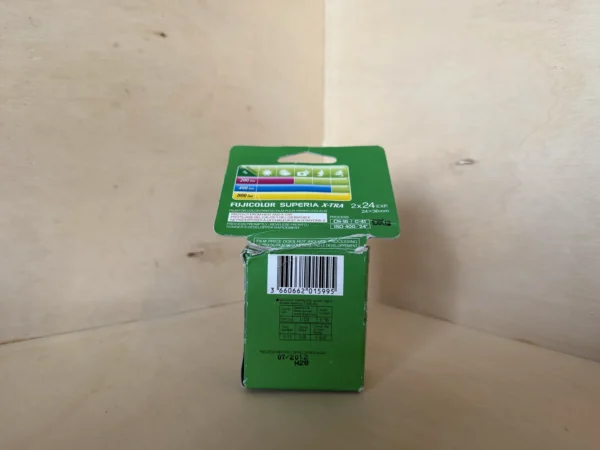 Pellicule Fujifilm Superia X-TRA 400 – 24 poses – Pack de 2 – Périmée d'occasion, testé et vérifié — photo 2 sur 3