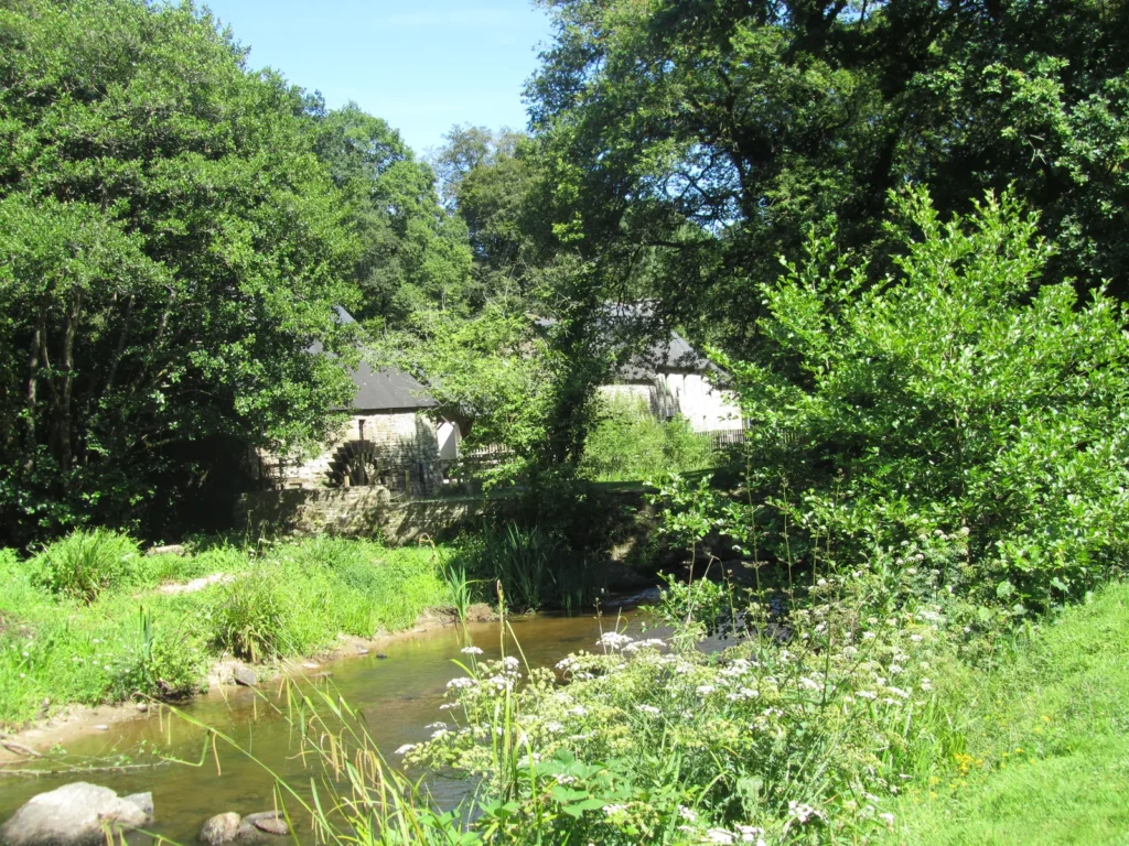 Pont sur une rivière bretonne, Canon SX210 IS
