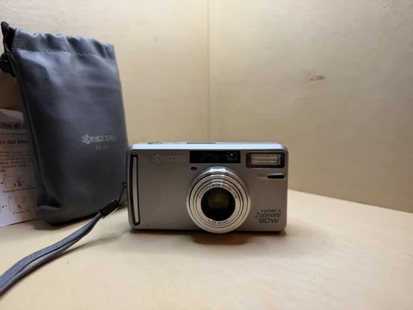Yashica Zoomate 90W compact argentique — photo 4 Appareil Argentique Compact Yashica Zoomate 90W – Avec Housse & Notice