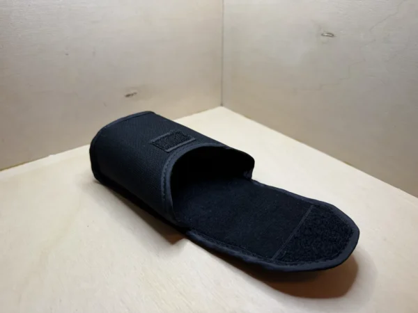 Housse Nikon noire pour compact numérique – Nylon, rabat auto-agrippant et passant ceinture